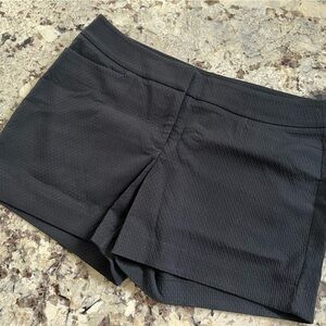 Pre-loved Apt 9 shorts. Size 16. In great pre-owned condition.